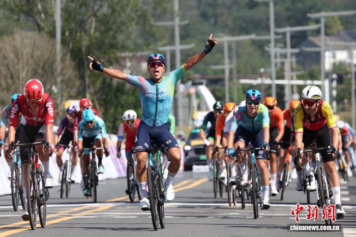 全球22支顶尖车队147名职业车手在南京竞速：环太