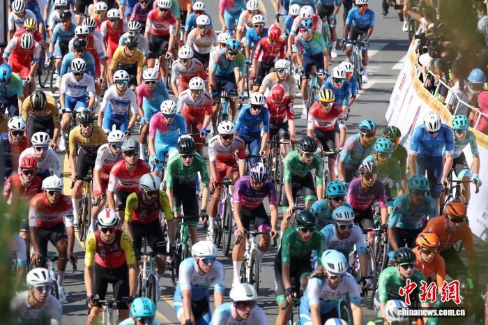 全球22支顶尖车队147名职业车手在南京竞速：环太