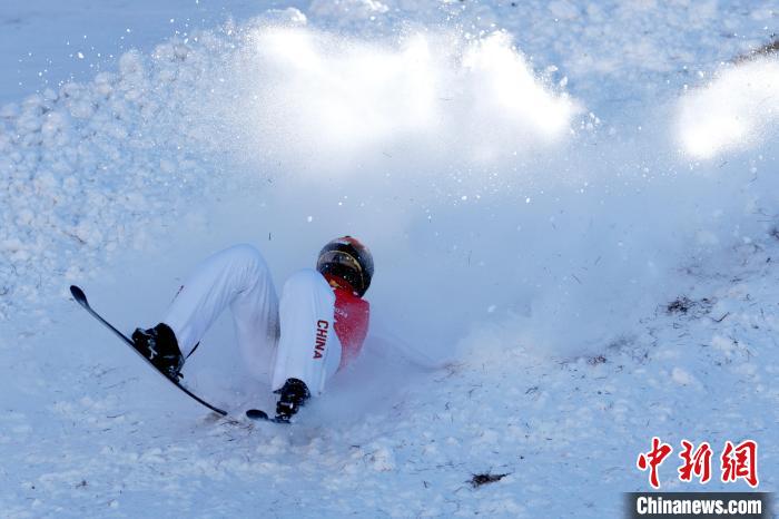 十四冬自由式滑雪空中技巧公开组女子决赛：冬