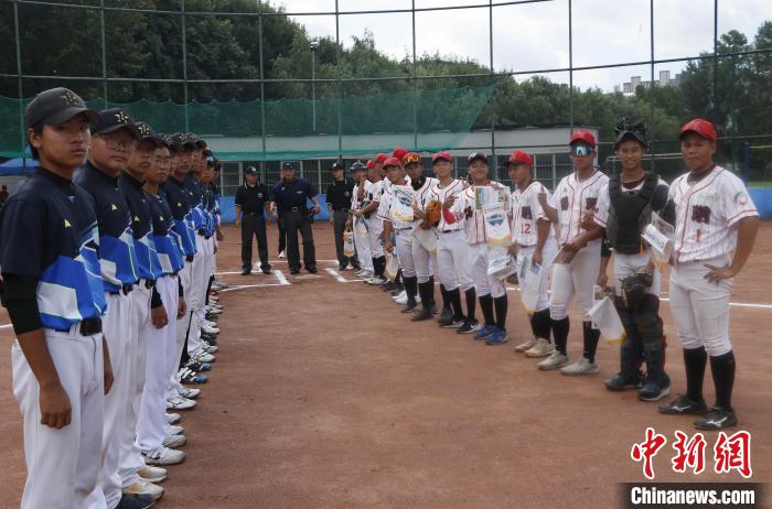 两岸学生棒球联赛郑州启幕 两岸球队共襄赛事