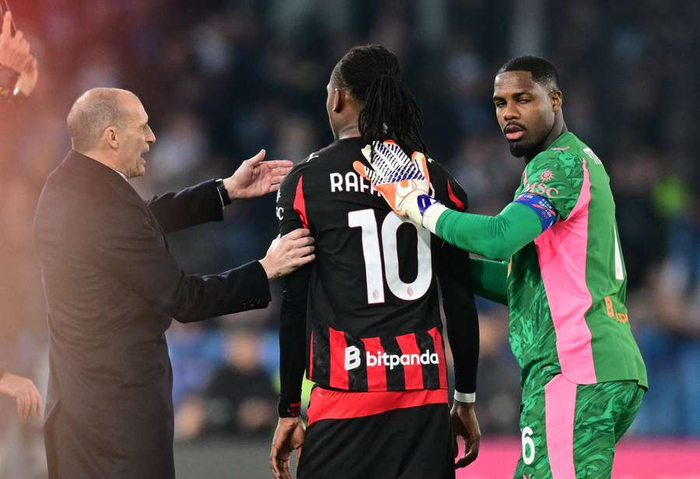 拉斐尔·莱奥被换下后道歉专注备战 梅西米兰续