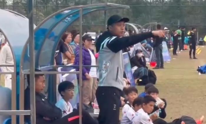 足协对教练教唆球员暴力行为实施全国禁赛一年