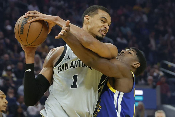 雷霆快船对决或成西部季后赛首轮预演，双方争